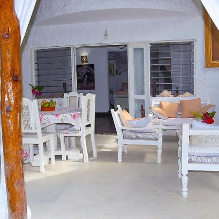 Beach Front Malindi Harbor Key Hotel Екстериор снимка